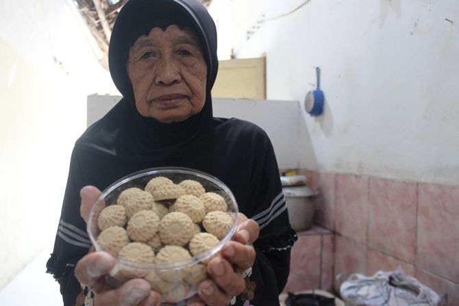 Kue Satru Khas Bedahlawak, Suguhan Keluarga yang Laris saat Lebaran