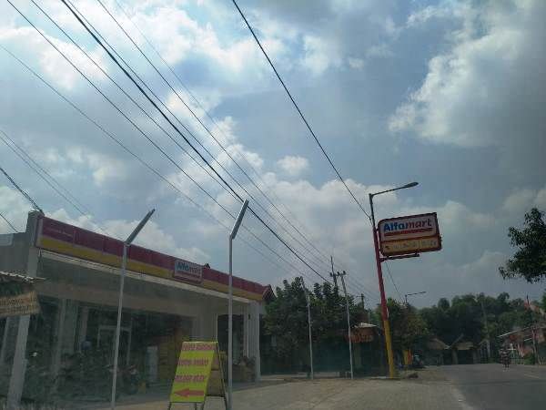 Toko Modern Tak Berizin Marak di Jombang, Dewan Minta Ada Pembatasan