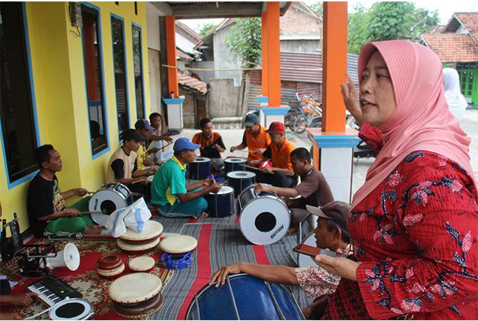 Anik Rofiqoh, Perawat Jombang yang Abdikan Diri untuk Tangani ODGJ