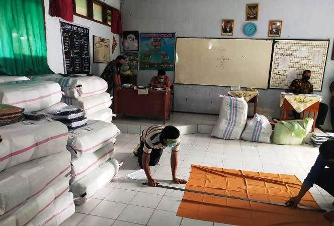 Disdikbud Jombang dan Balai Besar Tekstil Bandung Gelar Uji Fisik Kain