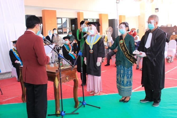 Stikes Pemkab Jombang Gelar Wisuda dan Pelantikan ke-XII Secara Daring