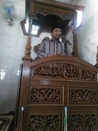 Saat ngaji usai salat Duhur di Masjid Junnatul Fuadah, Polres Jombang,