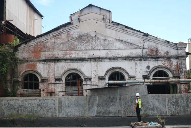 PG Djombang Baru tercatat pabrik gula paling awal yang ada di Jombang. Ini adalah salah satu sisa bangunan kuno yang masih bisa disaksikan.