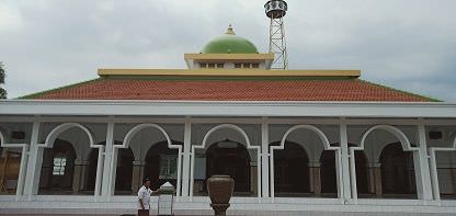 Masjid Baiturrohman Pagerwojo, Perak, termasuk tertua di Jombang. Dita