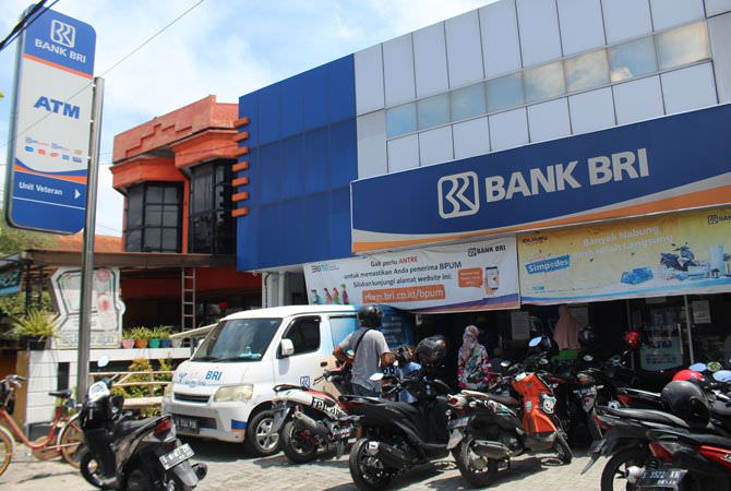 JOMBANG – Persebaran Covid-19 di lingkungan perkantoran kian tak terke