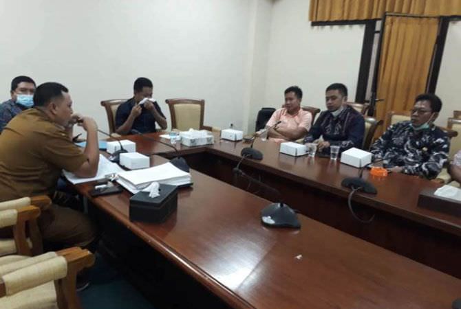 Seluruh pimpinan dan anggota DPRD Jombang mengadakan kunjungan kerja (