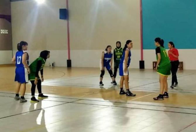 JOMBANG – Menjamu tim asal Bojonegoro, atlet  binaan Jombang Basketbal