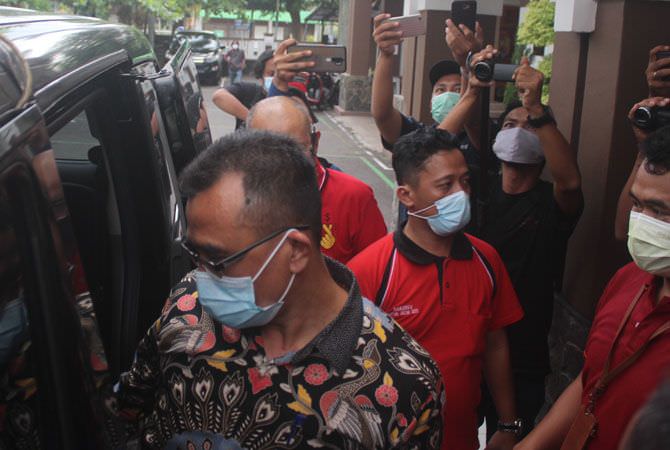 JOMBANG - Kejaksaan Negeri (Kejari) Jombang akhirnya menahan Tito Kada