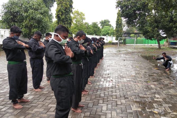 JOMBANG – Selama pandemi Covid-19, event kejuaraan silat vakum. Meski