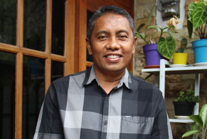 HARTONO Kepala Dinas Perhubungan Jombang asli wong Jombang. Ia lahir d