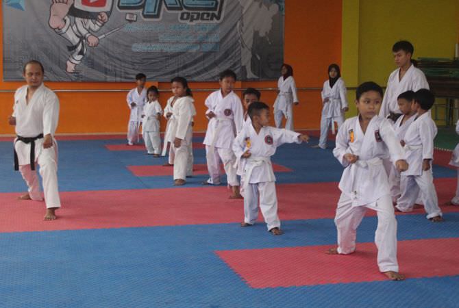 JOMBANG – Geliat persiapan Jombang Karate Club (JKC) Cup 14 Maret 2021