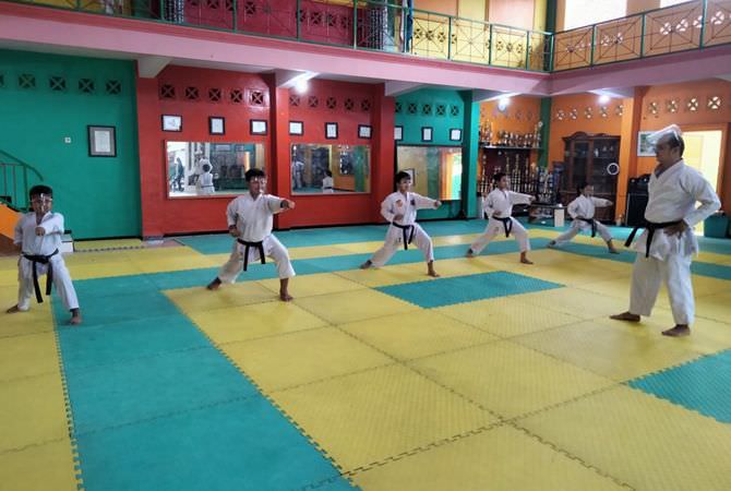 JOMBANG – Persiapan Jombang Karate Club (JKC) Cup yang diselenggarakan