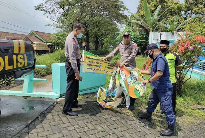 JOMBANG – Puluhan pelajar SMK swasta dari Mojoagung mengeroyok dua pel