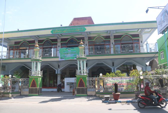 SALAH satu masjid tua di Jombang adalah Masjid Ar Ridlo di Desa Kauman