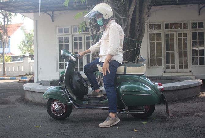 VESPA merupakan salah satu merek motor populer di Indonesia. Tidak han
