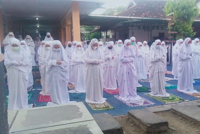 Salat Idul Adha Khusus Putri Terlaksana di Ponpes Tebuireng Jombang