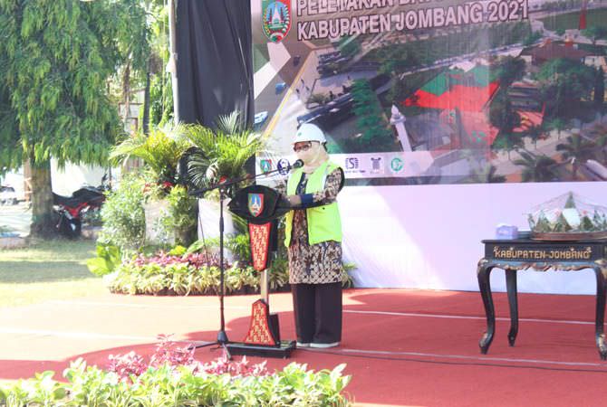 Bupati Pimpin Peletakan Batu Pertama Proyek Revitalisasi Alun-Alun
