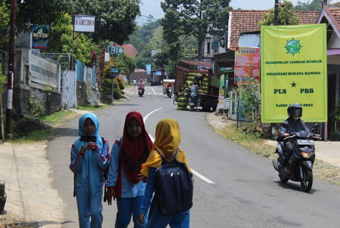 Jalan ke Wonosalam Jombang Sudah Mulus dan Terang