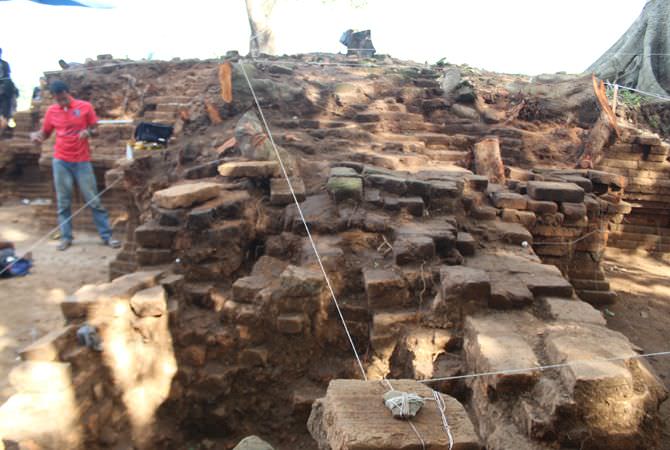 Masih Ada Tiga Arca Tertimbun