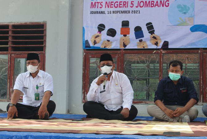 MTsN 5 Jombang Tumbuhkan Budaya Literasi Sekolah  Gelar Diklat Jurnali