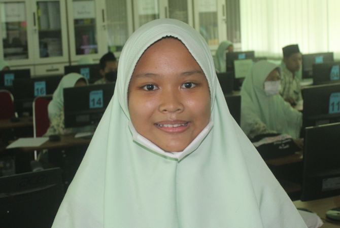 Oleh Fatihatul Izza, kelas 7 B SMP AWH Tebuireng