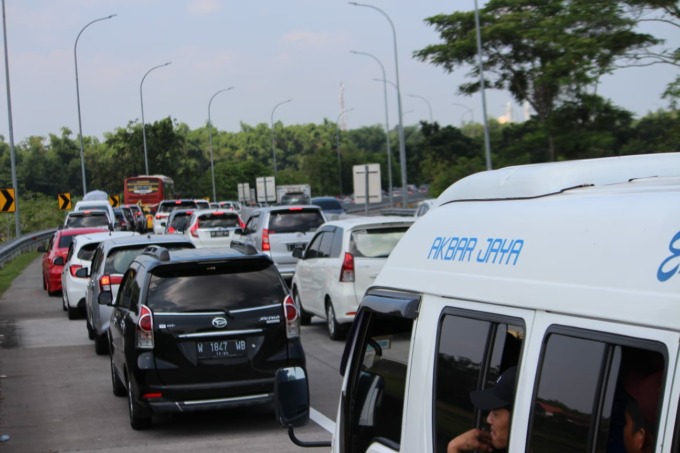 Pemudik yang sempat menumpuk di interchange Bandarkedungmulyo H+1 lalu