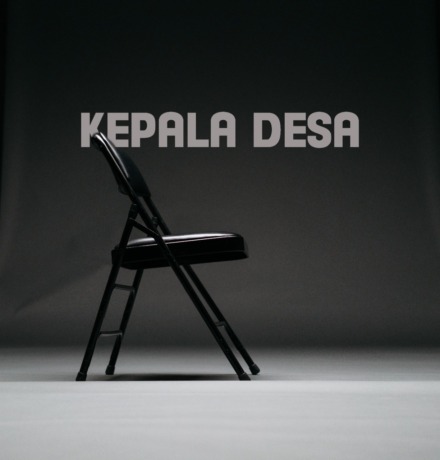 ilustrasi kursi kepala desa kosong