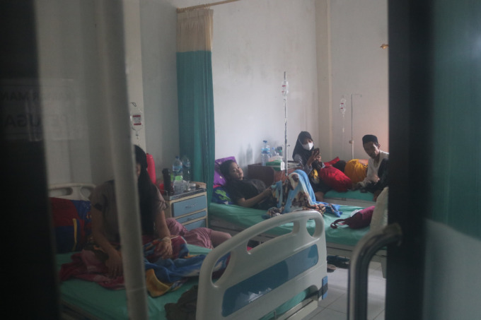 Para pasien korban keracunan yang sebelumnya dirawat di Puskesmas Kesamben
