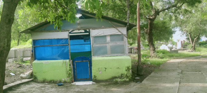 makam Mbah Kaman Suro yang dianggap keramat warga di sekitar Bong Cino Denanyar