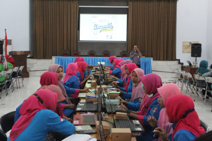 Guru PAUD yang mengikuti bimtek Dapodik di Aula 1 Dinas P dan K, kemarin (21/7).