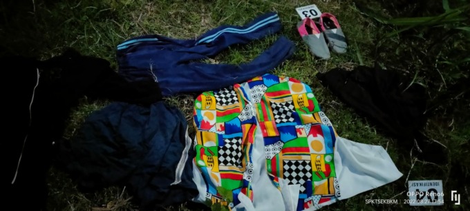 Pakaian korban yang ditemukan beberapa meter dari lokasi ditemukannya mayat.