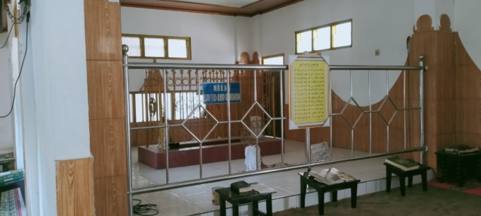 Makam Asyid Abd Rahman di Desa Pagerwojo, Kecamatan Perak.