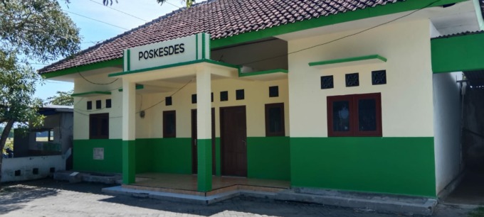 Kondisi rumah dinas Bidan Desa yang kini sepi dan kosong usai seluruh penghuninya kabur.