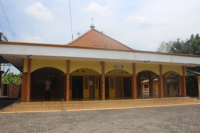 Masjid Al Ikhlas di Desa Kedungmelati yang masih asli bangunan lama.