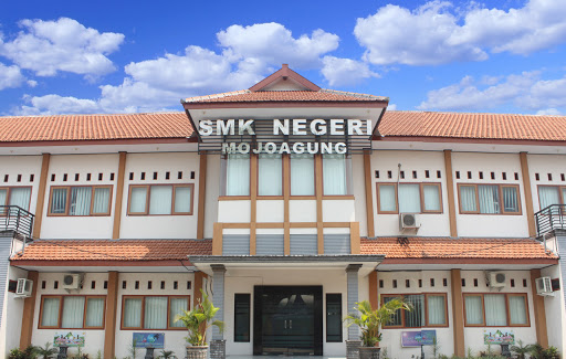 Gedung megah SMKN Mojoagung.