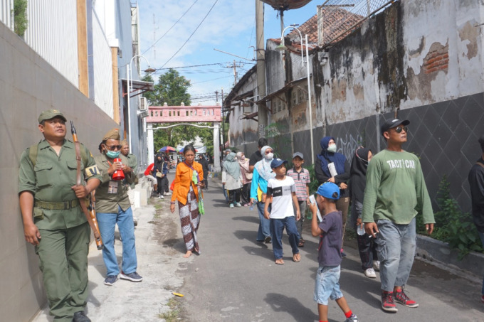 Peserta tengah menyusuri rute saat pelaksanaan JJSJ.