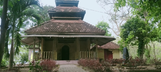 Tempat yang diyakini sebagai makam Dewi Kili Suci di Gunung Pucangan.