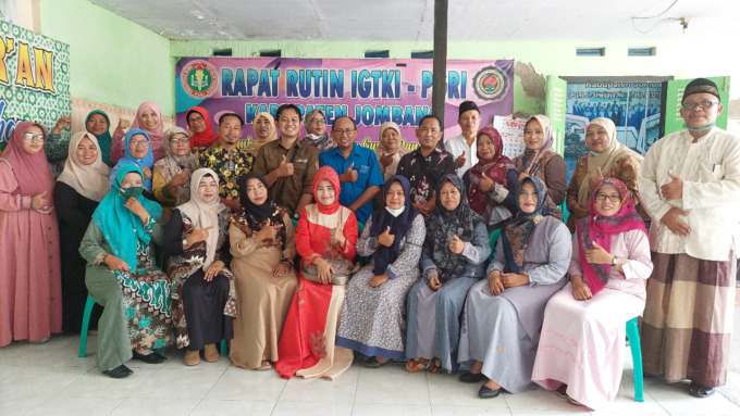 Ti dari IGTKI dan Jawa Pos Radar Jombang usai menggelar rapat persiapan lomba Tangram