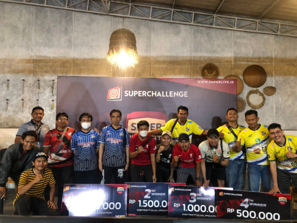 Para juara foto bersama saat babak kualifikasi Turnamen KITA Super 2022 di Zabo Coffee and Resto, Sabtu (15/10) lalu.