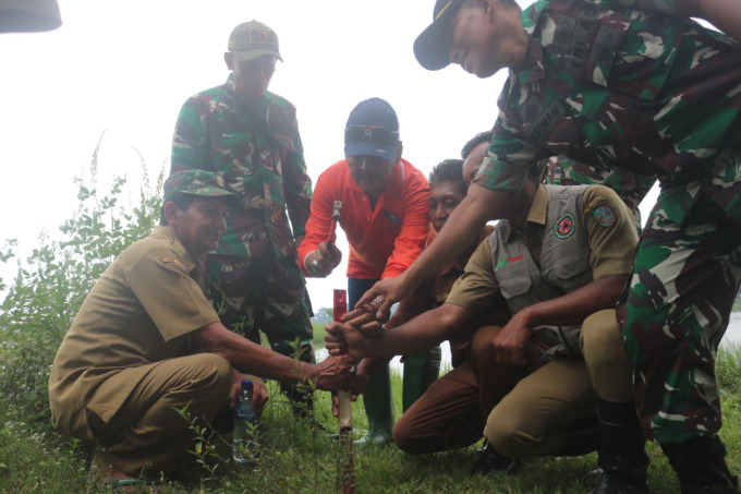 Mudlor, Pemerintahan Setdakab Jombang memasang patok perbatasan Jombang-Kediri