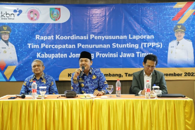 Sumrambah saat membuka Rakor Penyusunan Laporan Tim Percepatan Penurunan Stunting (TPPS) Kabupaten Jombang-Provinsi Jawa Timur tahun 2022 di Green Red Hotel, Selasa (29/11) pagi