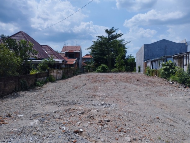 Pengadaan lahan untuk relokasi PKL di Jl Kh Ahmad Dahlan terancam batal karena polemik antara pemilik tanah dan Disdagrin Jombang