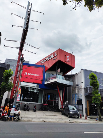 Topsell Jombang di Jl Presiden KH Abdurrahman Wahid
