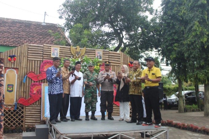 SMPN 2 Jogoroto  memperingati ulang tahun sekolah ke-25