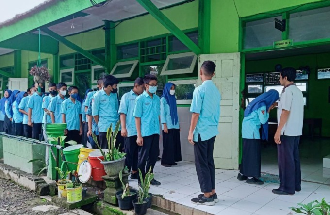 Penerapan disiplin kepada siswa setiap hari
