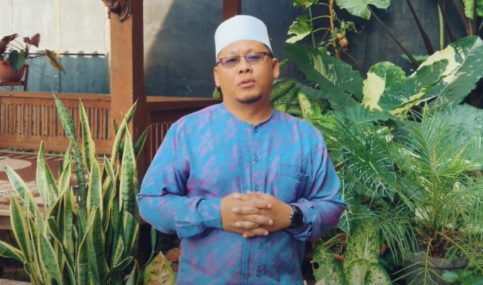 Ustad Ghozi Rofiudin Pengasuh PPTQ Safinatul Huda, Bandung, Diwek