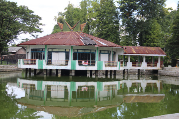 Fasilitas umum di Taman Tirta Wisata (TW) di Desa Keplaksari, Kecamatan Peterongan bakal direnovasi lagi.