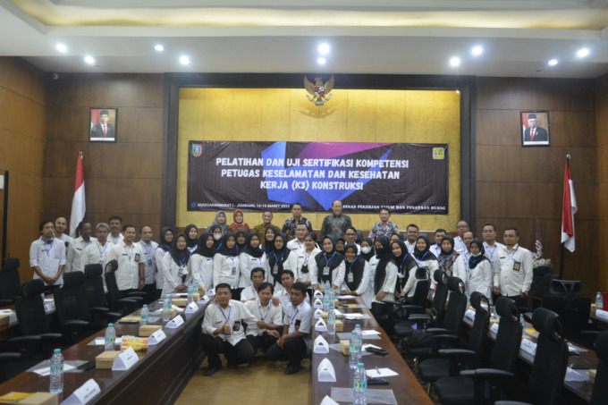 Pelatihan dan Uji Sertifikasi Kompetensi Petugas K3 Konstruksi yang digelar DInas PUPR Jombang