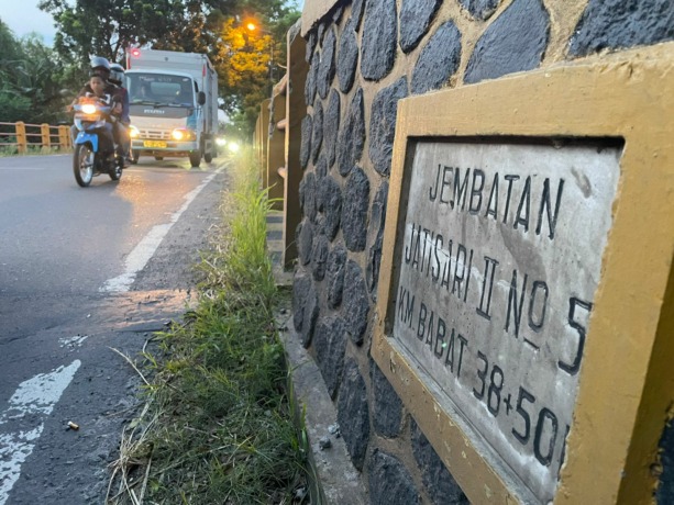 Jembatan Jatisari, Kabuh yang diyakini seringkali membuat pengguna jalan halusinasi