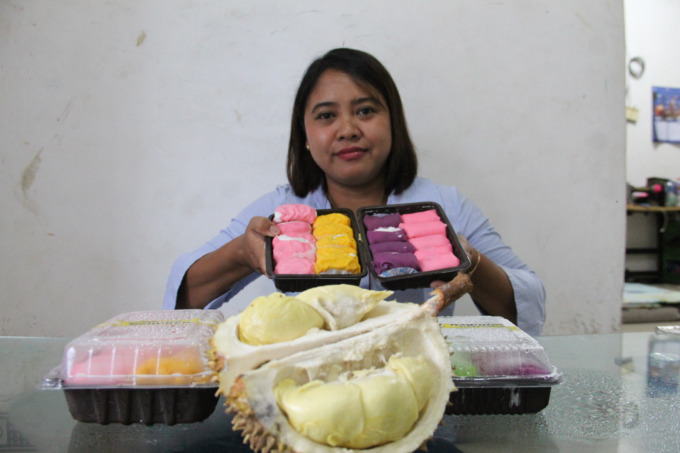 Produk pancake durian karya Intan Dewi Anggraeni, 37 warga Dusun Pucangrejo, Desa/Kecamatan Wonosalam